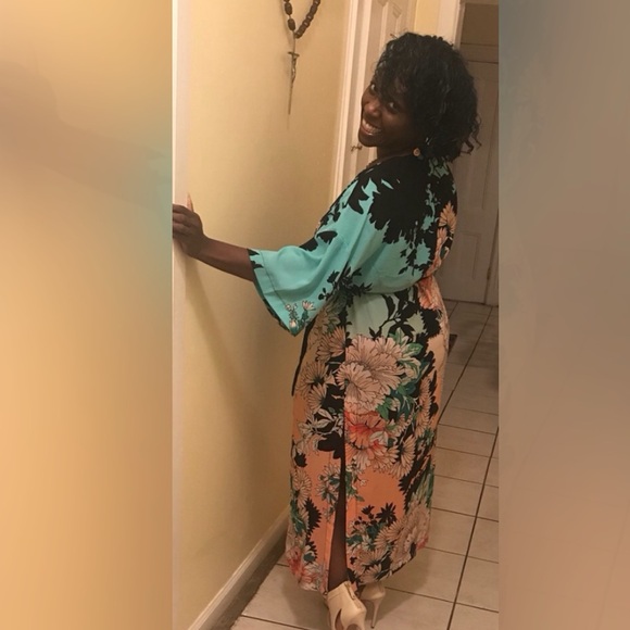 Satin floral cover up dress - Picture 3 of 3